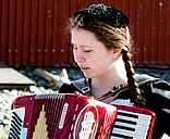 Musikantin der Folkloregruppe