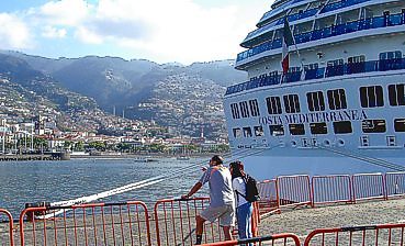 Hafen Anlegestelle: Blick auf Funchal